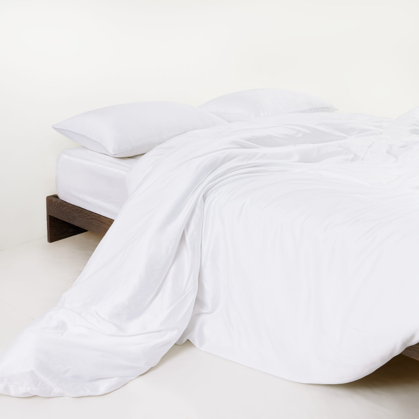 FURRFREE Bamboo Duvet Cover - Pet Hair Repellent for Dogs/Cats Family