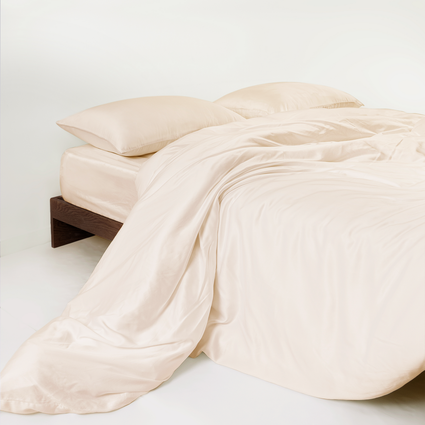 FURRFREE Bamboo Duvet Cover - Pet Hair Repellent for Dogs/Cats Family