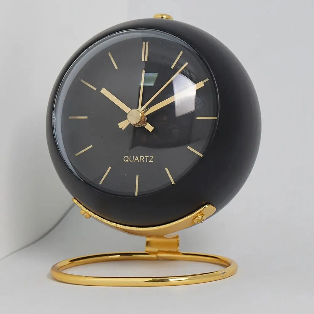 Nordic Creative Electronic Desk Clock, Minimalist Children's Alarm Clock, New Desktop Bedside Student Silent Luminous Pointer