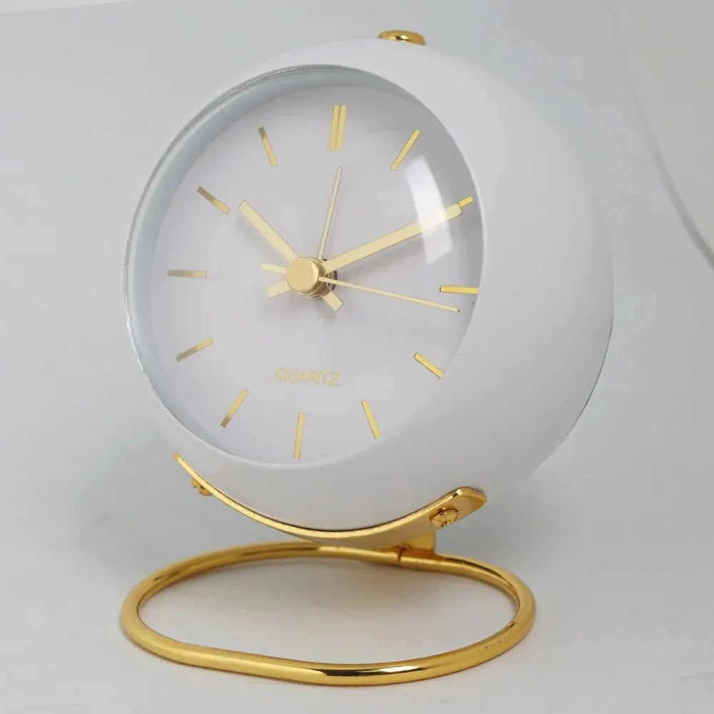 Nordic Creative Electronic Desk Clock, Minimalist Children's Alarm Clock, New Desktop Bedside Student Silent Luminous Pointer